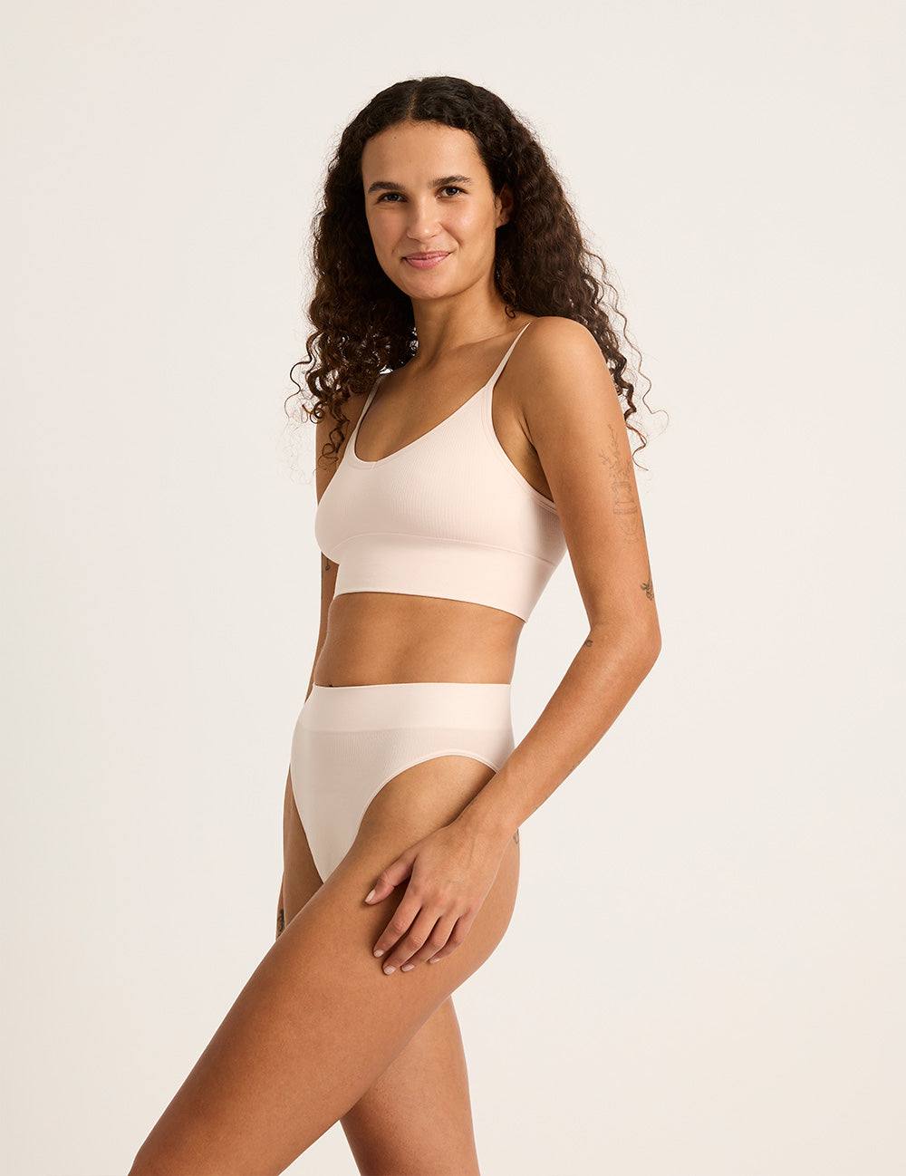 official-lyolyte-ribbed-low-back-bra-powder-pink-sale_2.jpg