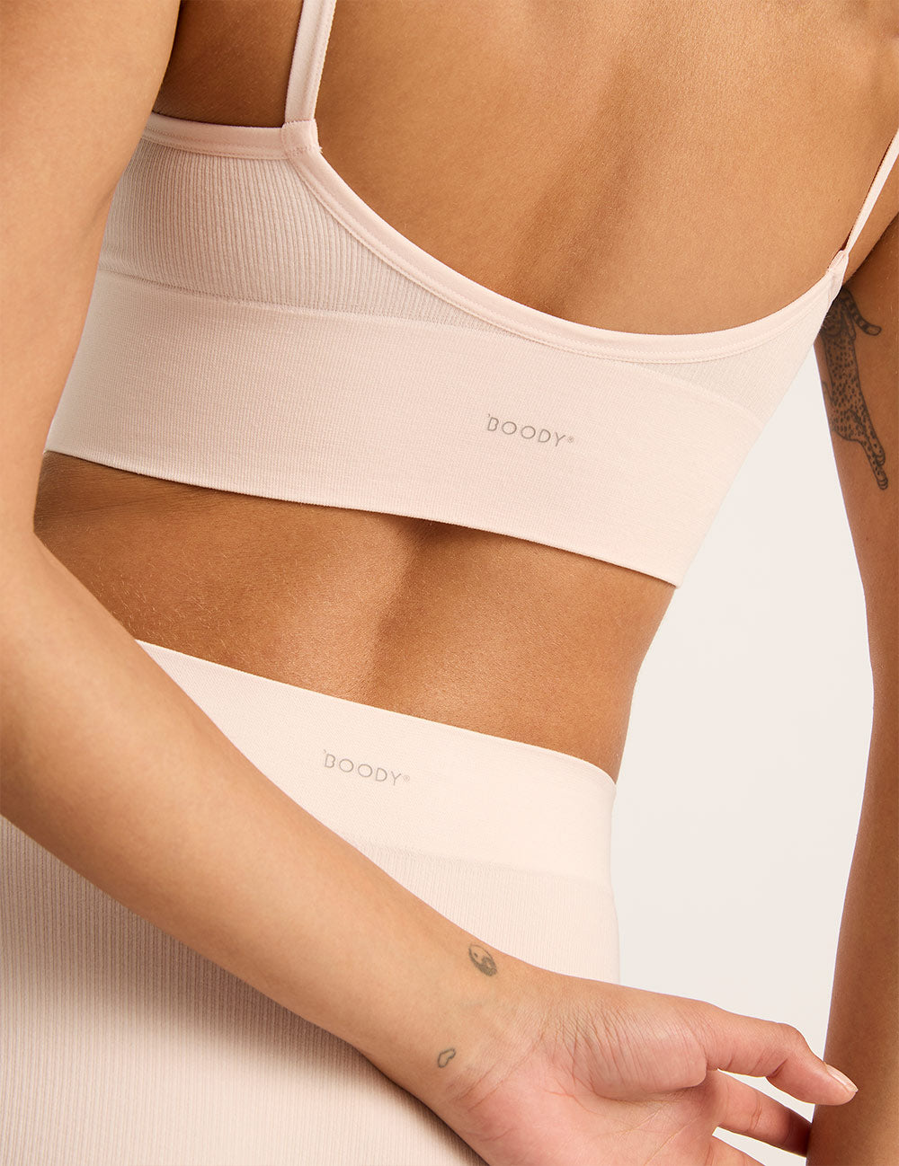 official-lyolyte-ribbed-low-back-bra-powder-pink-sale_3.jpg