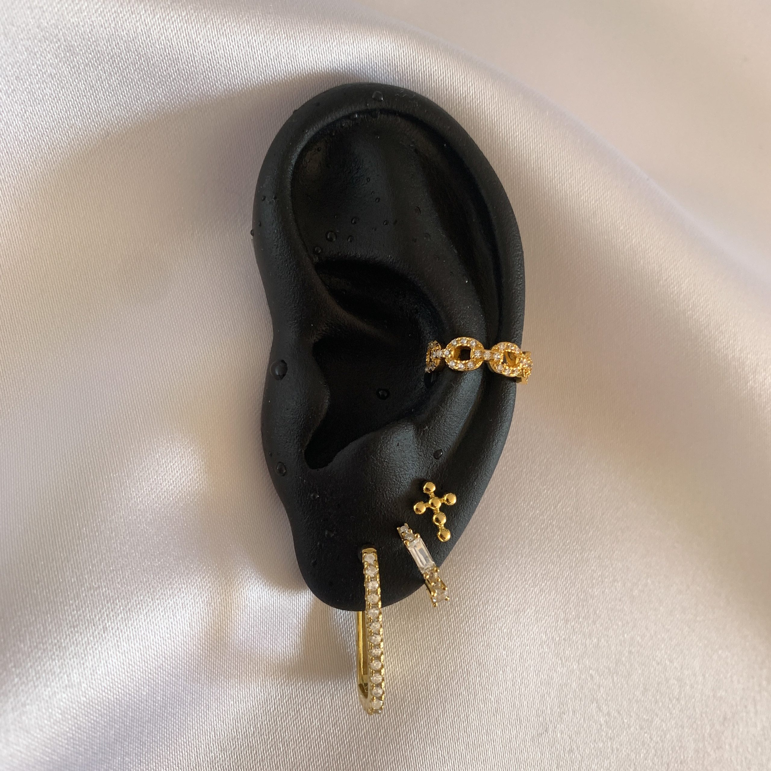the-official-store-of-single-dainty-stud-fashion_1.jpg