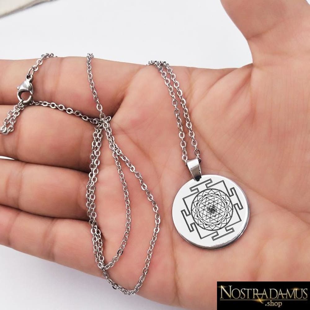 find-something-new-to-wear-sri-yantra-en-acier-inoxydable-on-sale_1.jpg